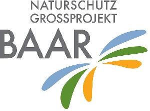 In grauer Schrift und groß Buchstaben "Naturschutz Grossprojekt Baar" und 6 Tropfenformen davon 2 blaue, 2 grüne und 2 gelbe. Weißer Hintergrund.