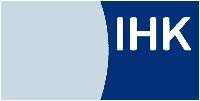 Logo der IHK. Rechts dunkelblauer Hintergrund und IHK in weißer Schrift, links hellblauer Hintergrund.